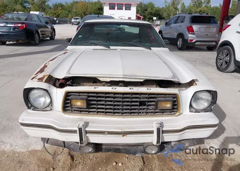 1978 Ford Mustang из США, поврежденный, VIN 8F03Y243061